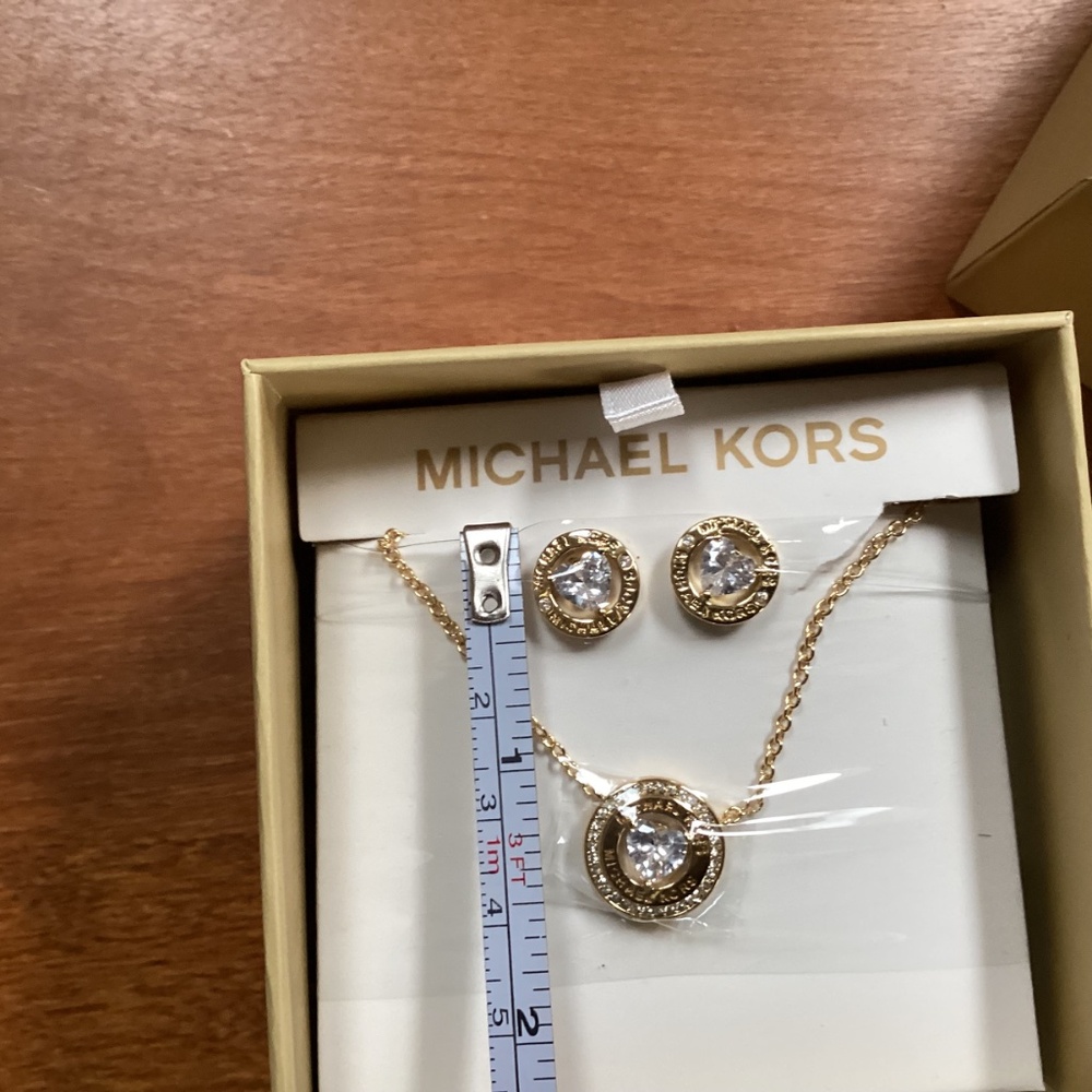 Michael Kors Jewelry Set Necklace and Earrings New in Box - Picture 7 of 10